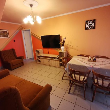 Erika vendégház centrumban Balatonkeresztúr Exterior foto