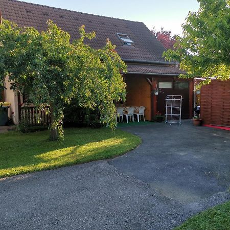 Erika vendégház centrumban Balatonkeresztúr Exterior foto