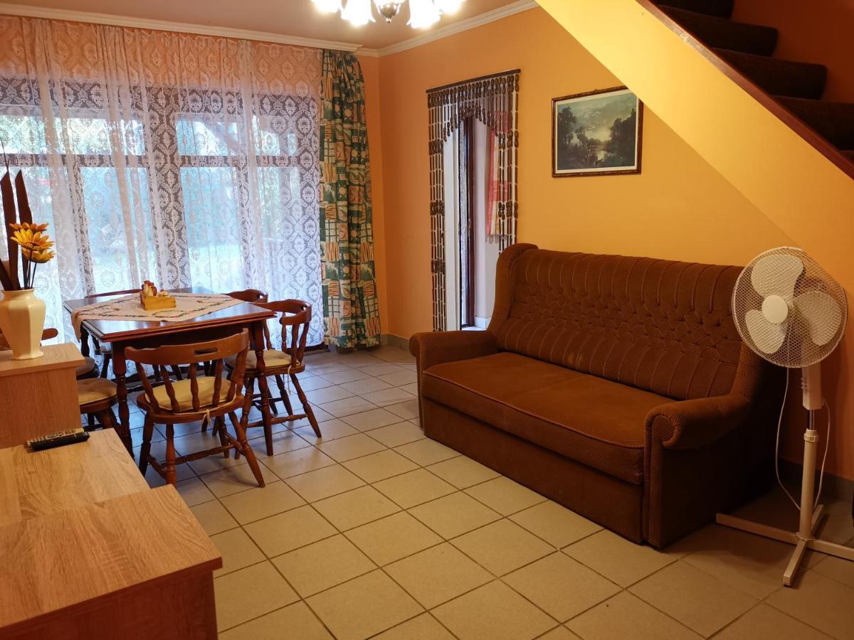 Erika vendégház centrumban Balatonkeresztúr Exterior foto