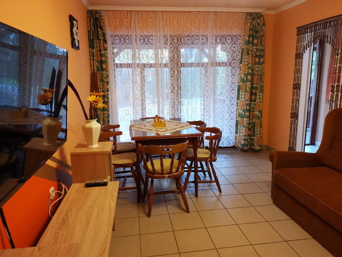 Erika vendégház centrumban Balatonkeresztúr Exterior foto
