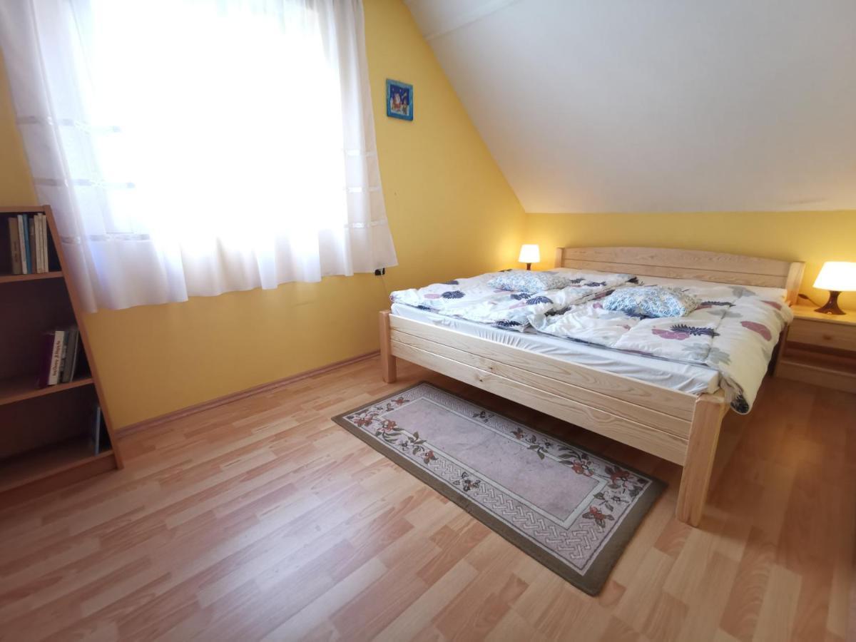 Erika vendégház centrumban Balatonkeresztúr Exterior foto