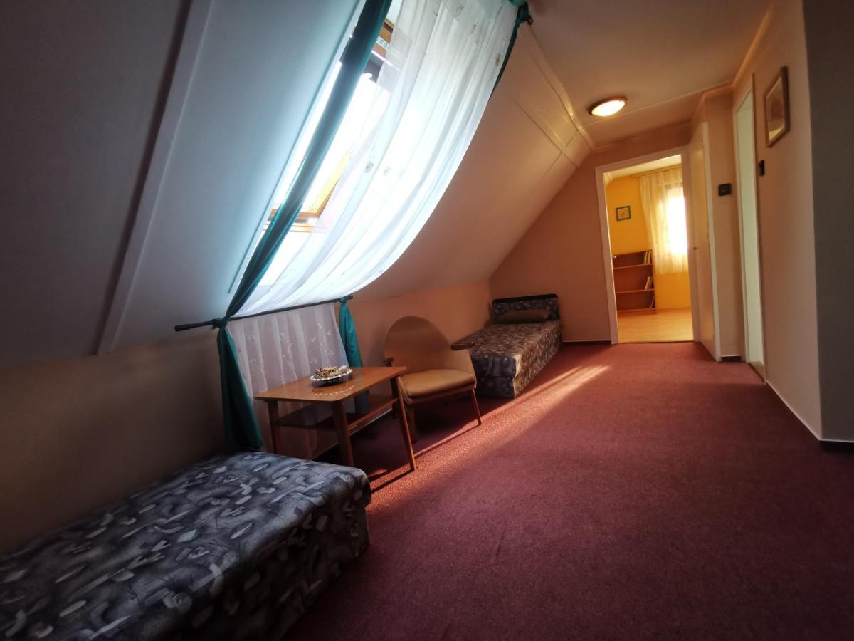 Erika vendégház centrumban Balatonkeresztúr Exterior foto